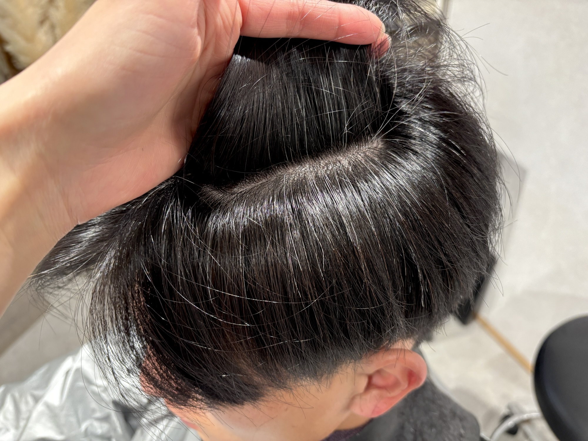 メンズカット　メンズカット上手い美容師　メンズショート　　アップバング　メンズカット表参道　ナチュラルメンズカット　ナチュラルショートカット　50代メンズカット　40代メンズカット　畑成美　白髪を活かしたメンズカット　白髪メンズカット　白髪　白髪染め　